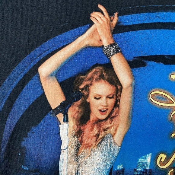 Taylor Swift Speak Now World Tour 2011 Black Graphic Concert T-Shirt Sz M Gildan - Picture 3 of 16